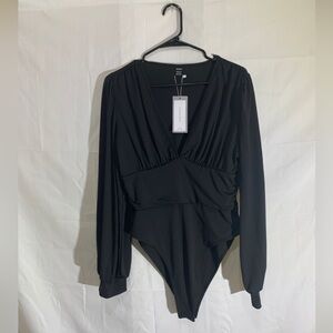 3/$28❤️SHEIN black V-neck bodysuit, long sleeve top size XL
